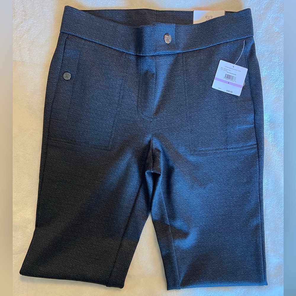 RAFAELLA Slim Leg Pants. size 6 Black in color. BNWT